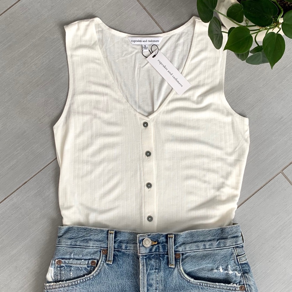 NWT Cupcakes and Cashmere Serotta Tank